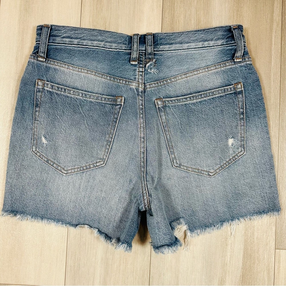 Free People We The Free Makai Cut Off Short in Vintage Light Denim Size 27 - Picture 6 of 9